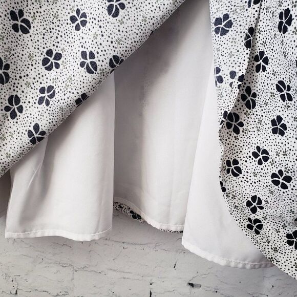 Ann Taylor Shirtdress Size S Shamrock Print White Black Relaxed Fit Long Sleeve - Picture 8 of 10